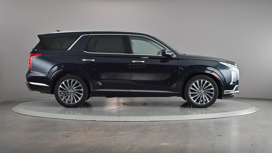 Vehicle photo 4