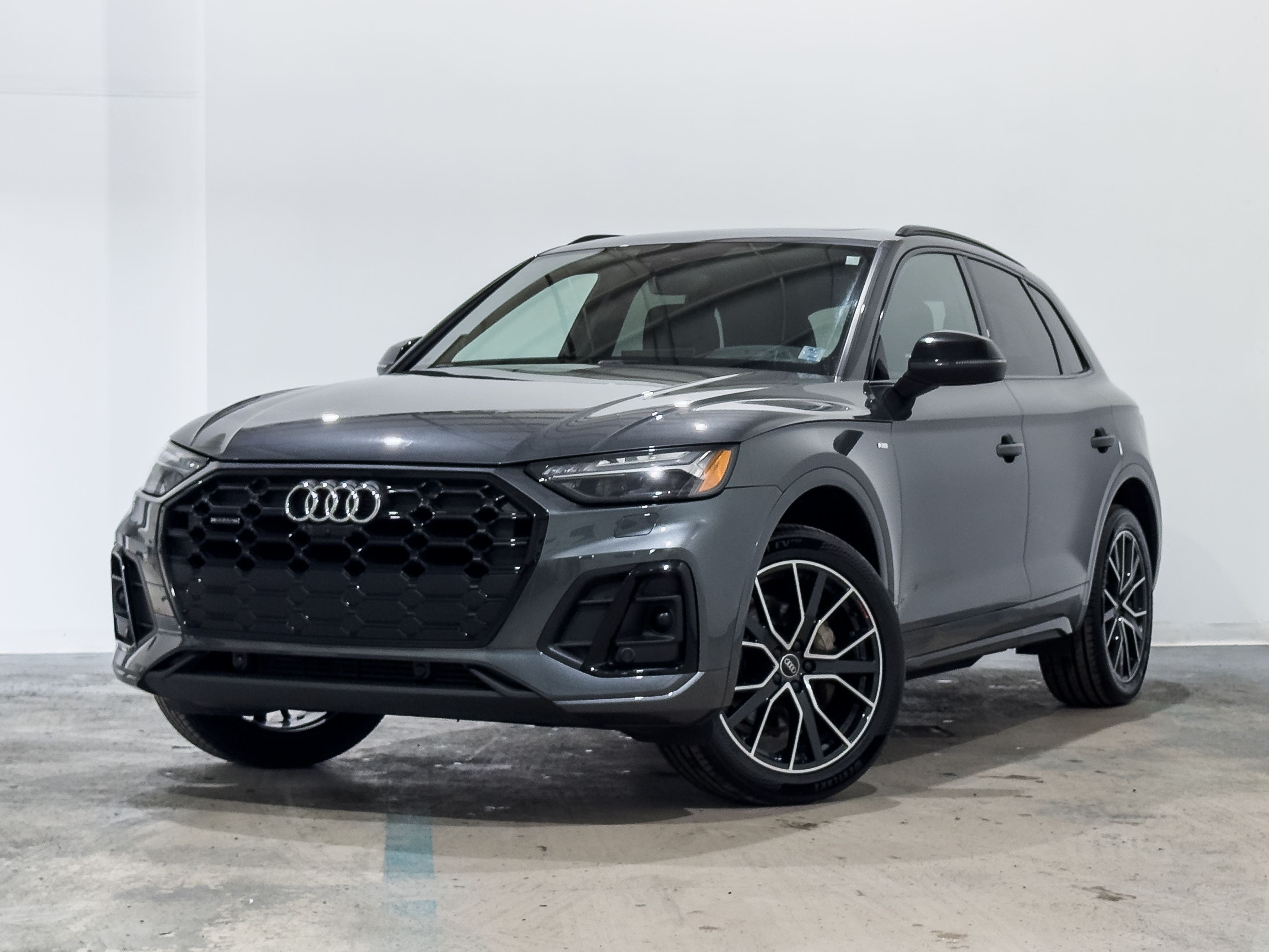  2023 Audi Q5 quattro Technik 45 TFSI   