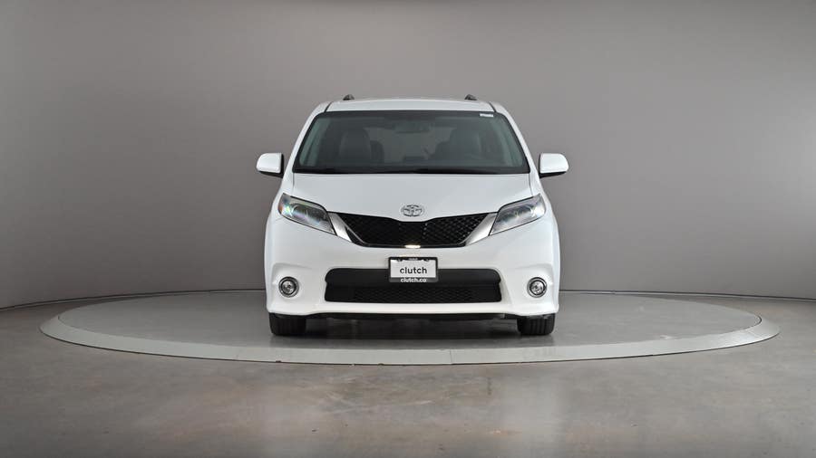 Vehicle photo 3