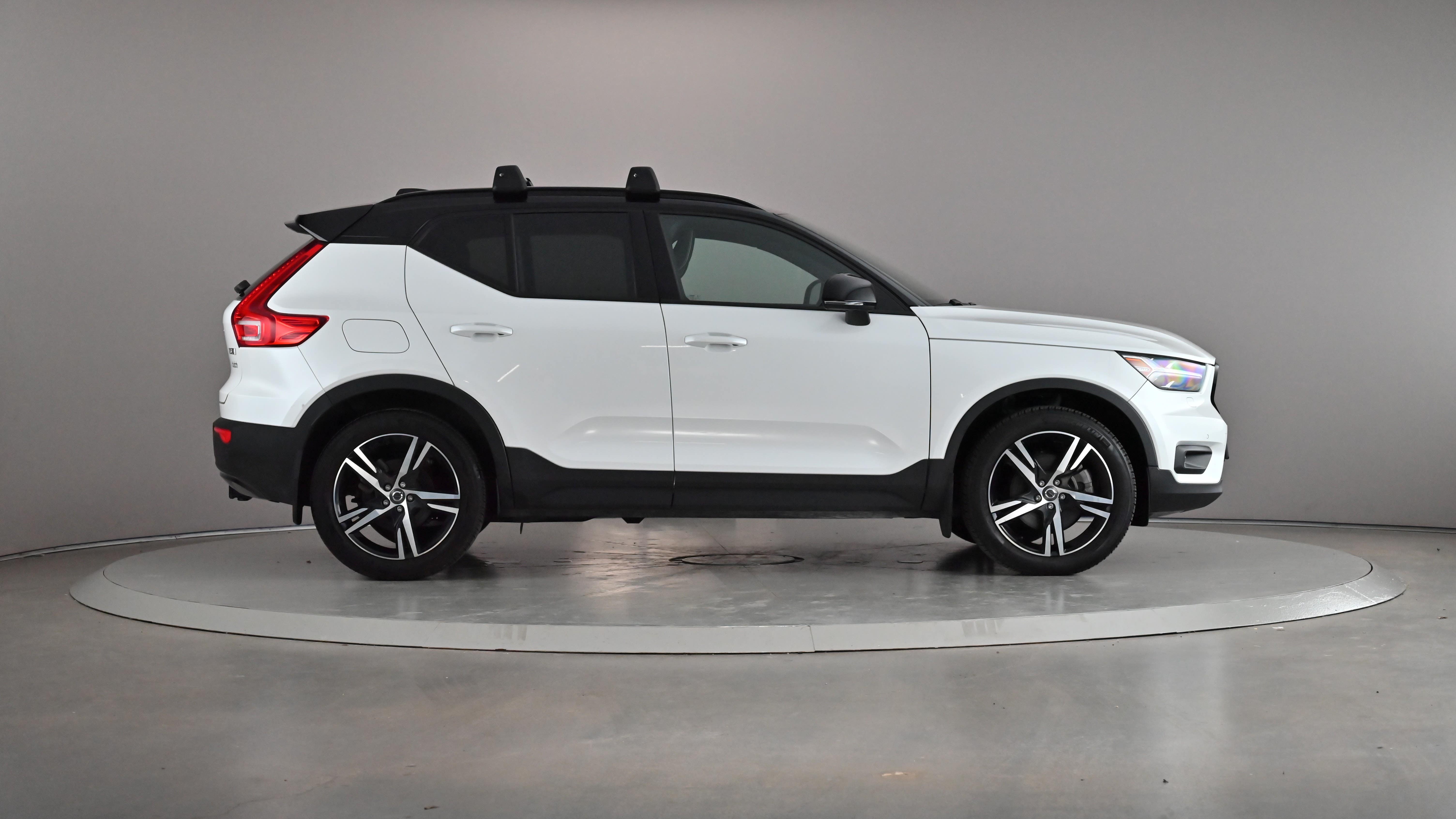2022 Volvo XC40