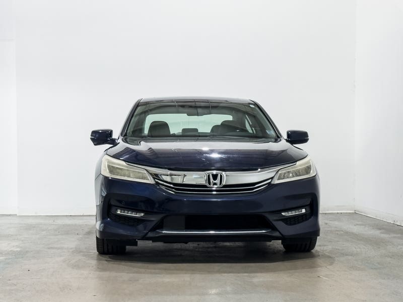 Vehicle photo 2