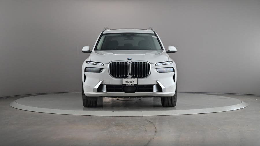 Vehicle photo 3