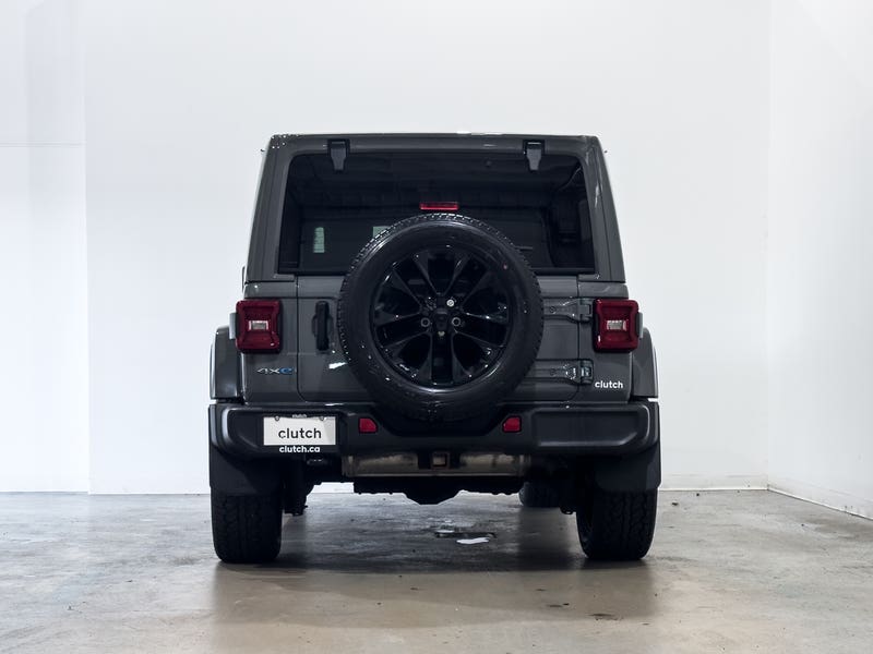 Vehicle photo 3