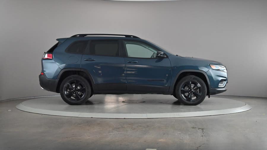 Vehicle photo 4