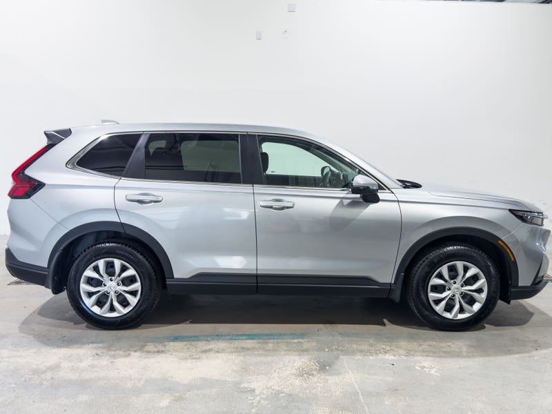 Vehicle photo 3