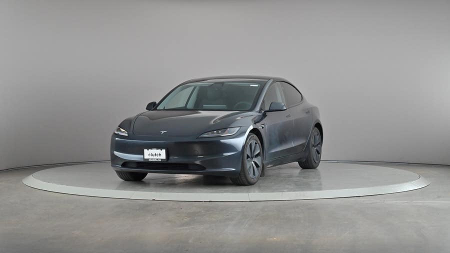 Vehicle photo 2