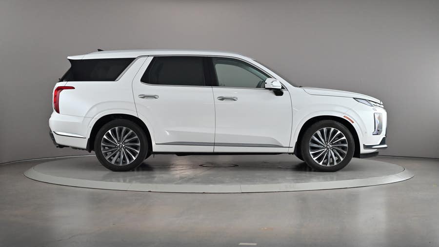 Vehicle photo 4