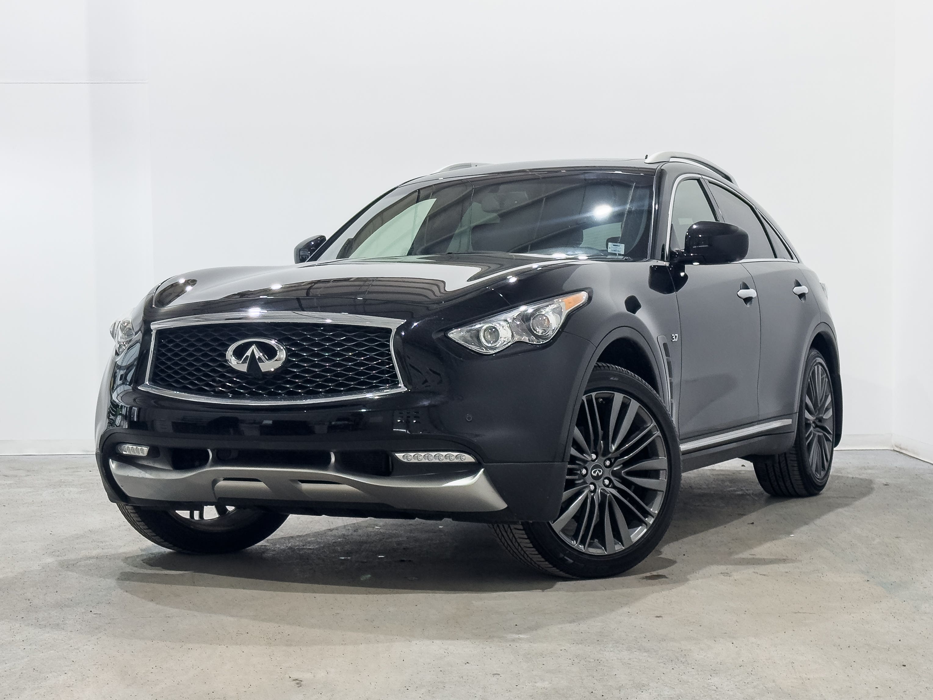 2017 INFINITI QX70 Sport AWD