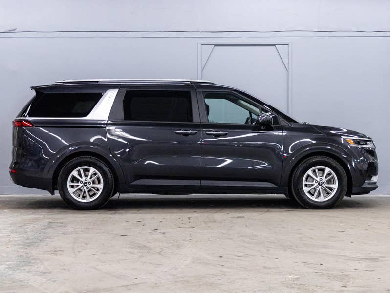 Vehicle photo 3
