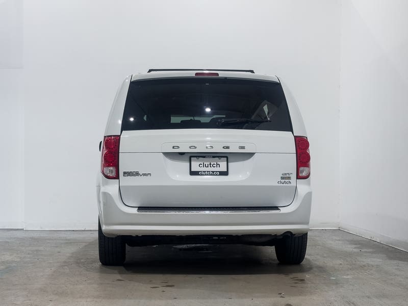 Vehicle photo 4