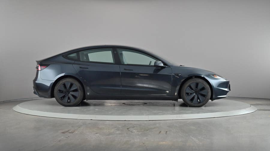 Vehicle photo 4