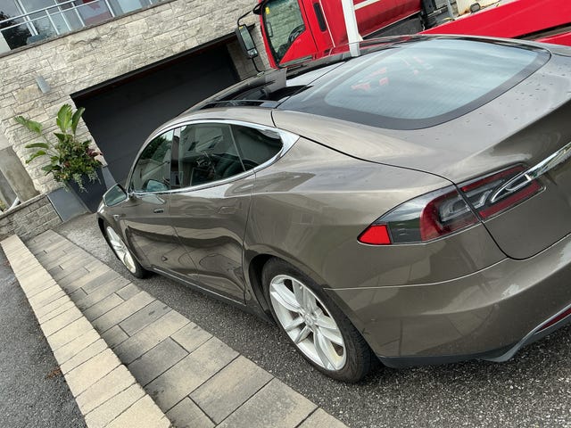 Tesla Model S Base - 70D