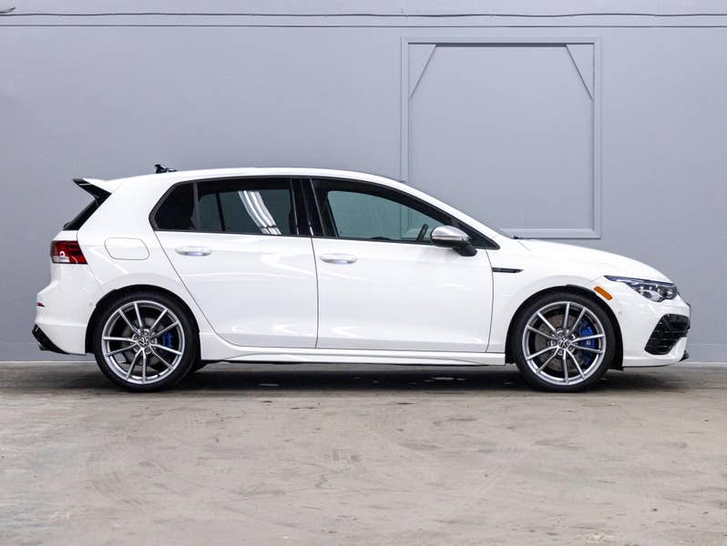 Vehicle photo 2