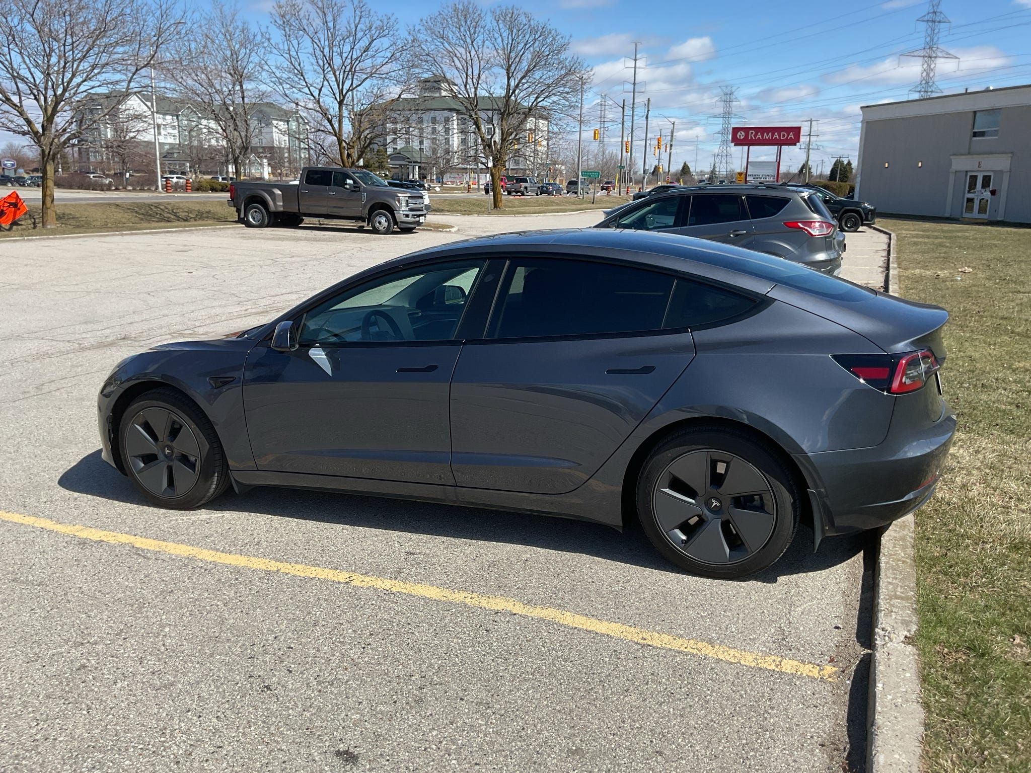 2023 Tesla Model 3 RWD