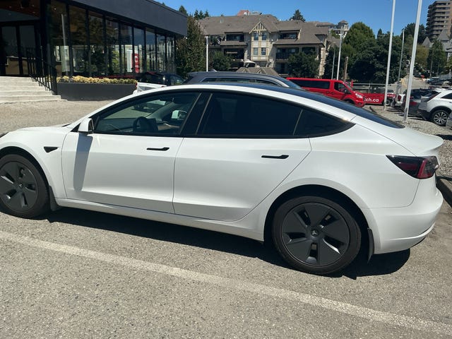 Tesla Model 3 RWD