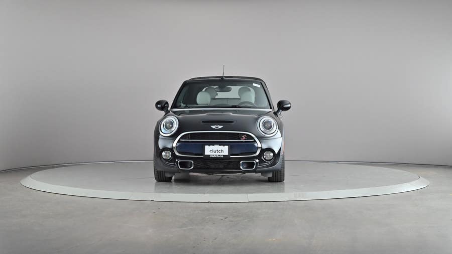 Vehicle photo 3