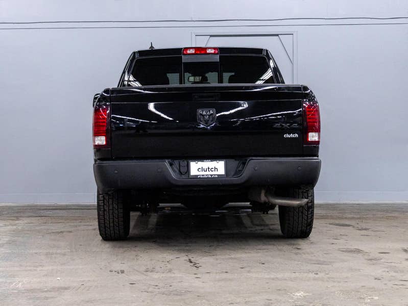 Vehicle photo 4