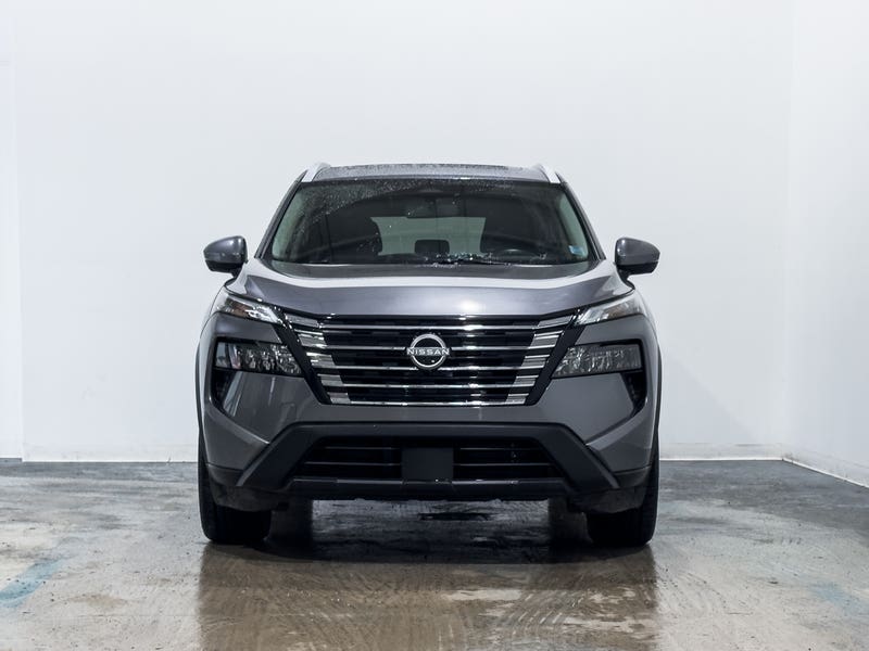 Vehicle photo 2