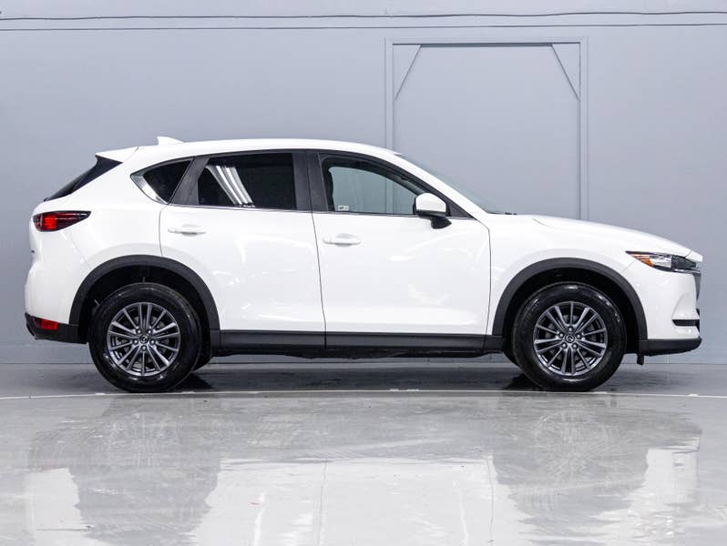 Vehicle photo 3