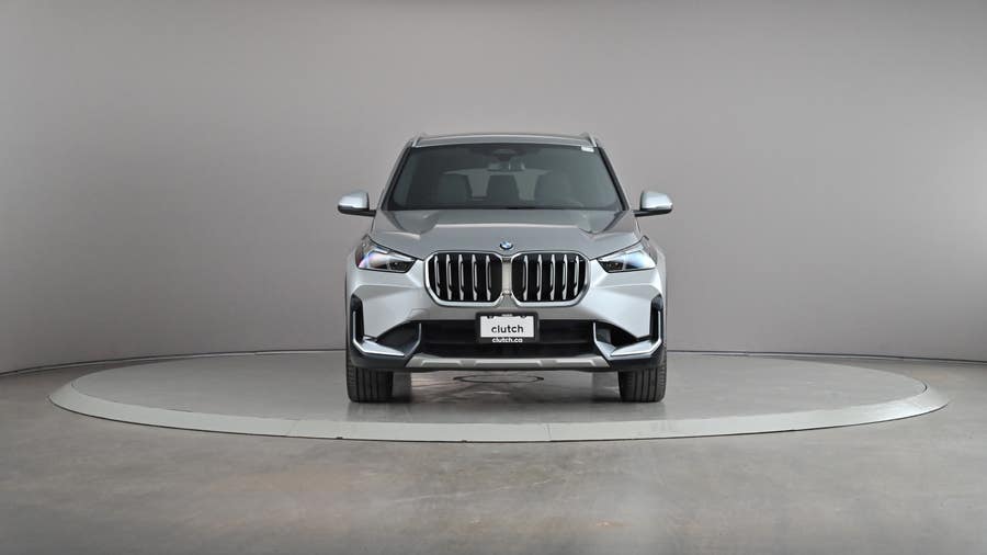 Vehicle photo 3