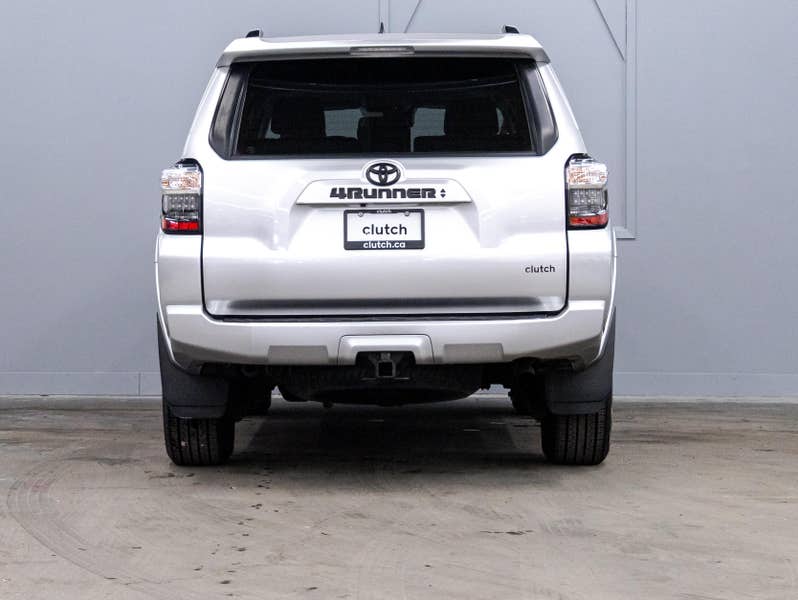 Vehicle photo 4