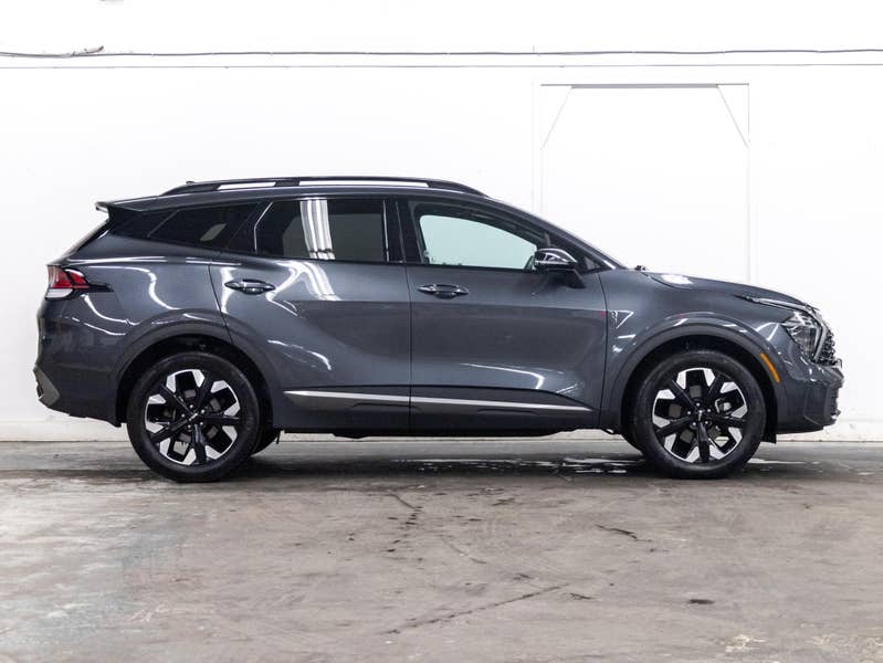 Vehicle photo 3