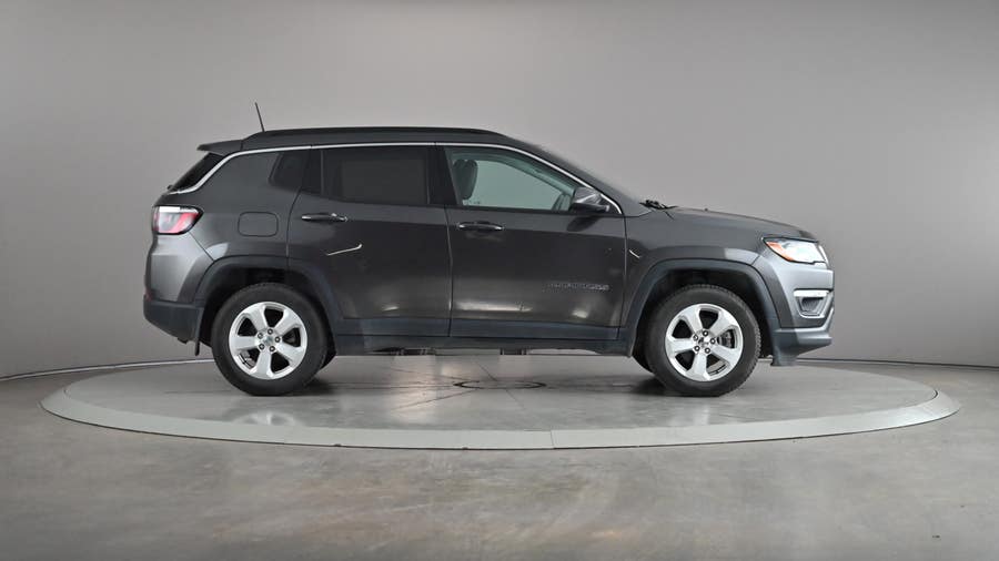 Vehicle photo 4