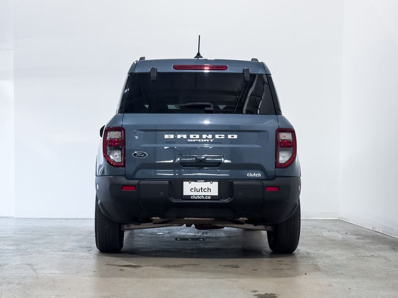 Vehicle photo 4