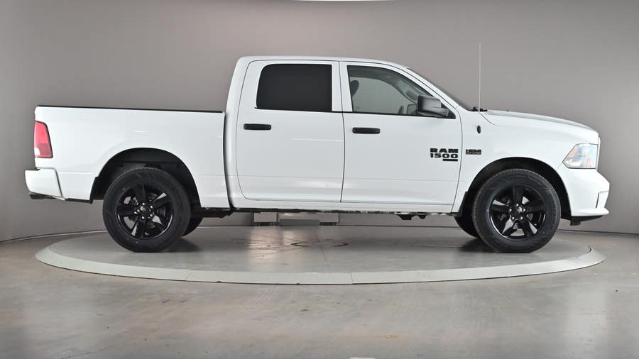 Vehicle photo 4