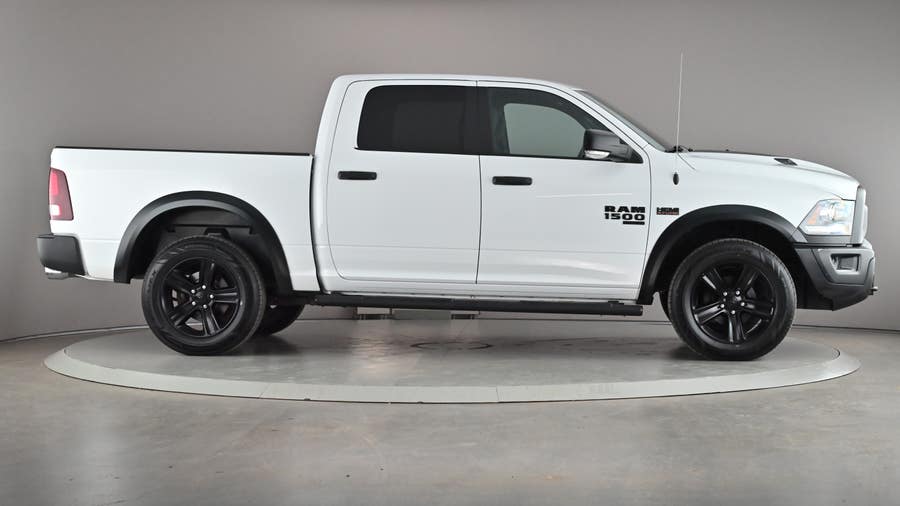 Vehicle photo 4