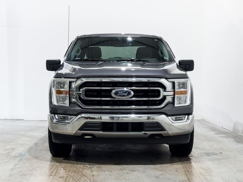 Vehicle photo 2