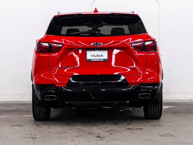 Vehicle photo 4