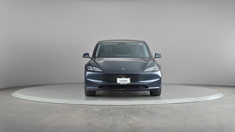 Vehicle photo 3