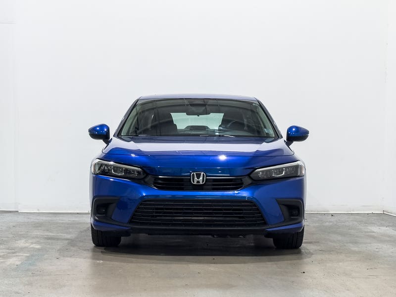 Vehicle photo 2
