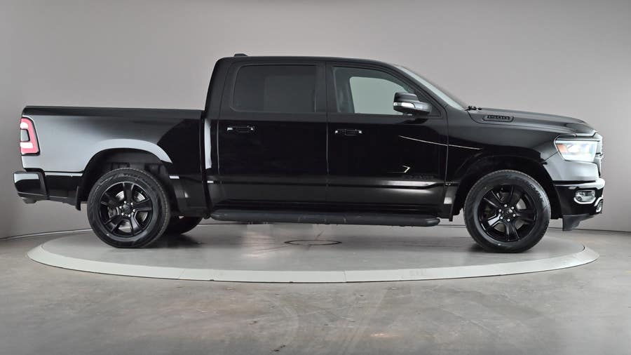 Vehicle photo 4