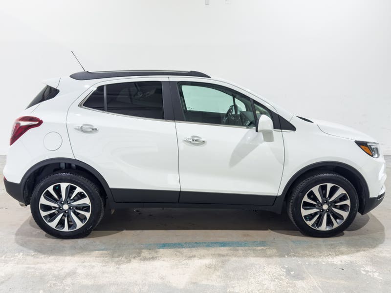 Vehicle photo 3