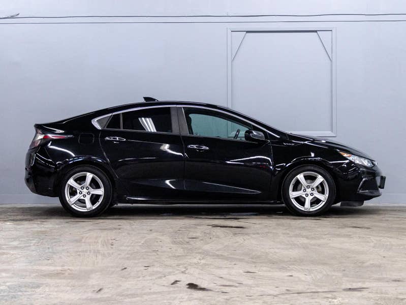 Vehicle photo 3
