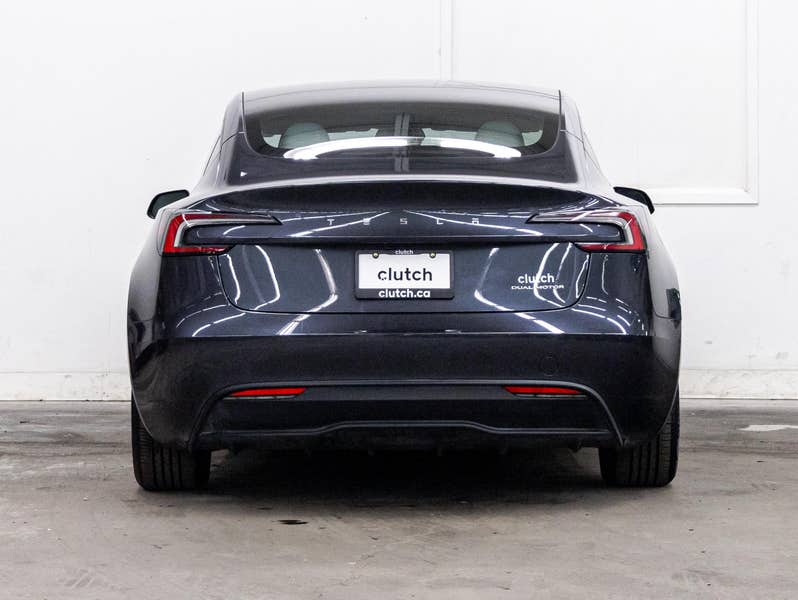 Vehicle photo 4