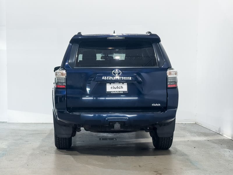 Vehicle photo 4