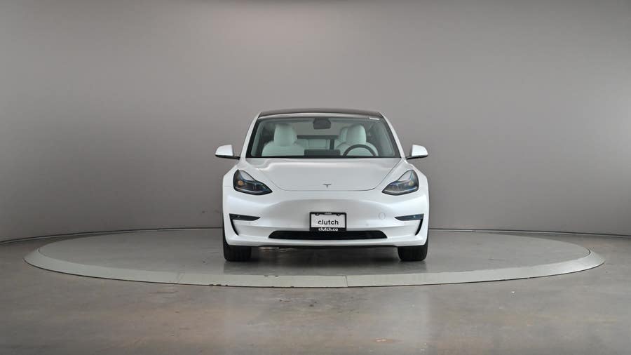 Vehicle photo 3