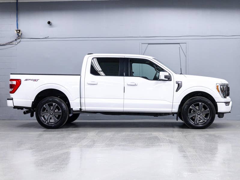 Vehicle photo 3