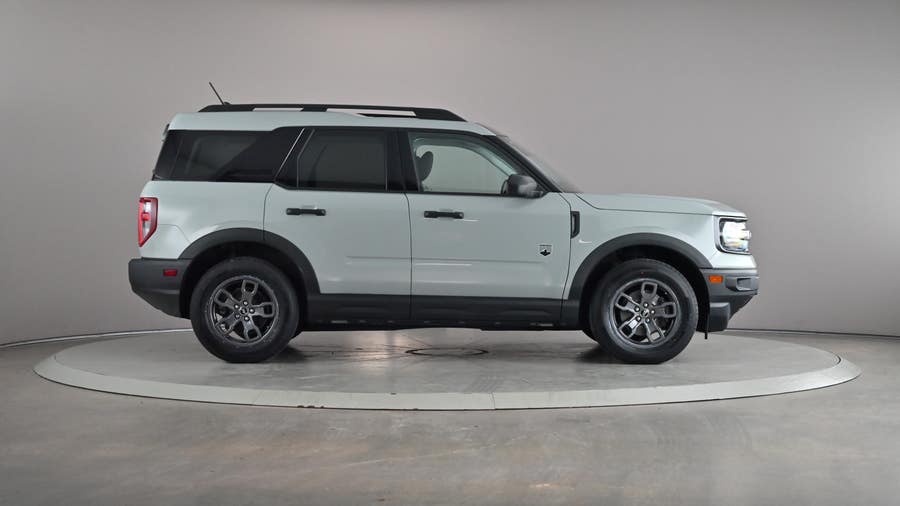 Vehicle photo 4