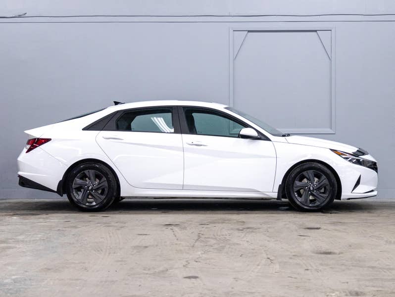 Vehicle photo 3
