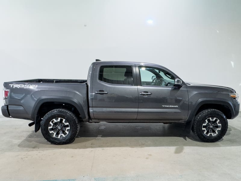 Vehicle photo 3