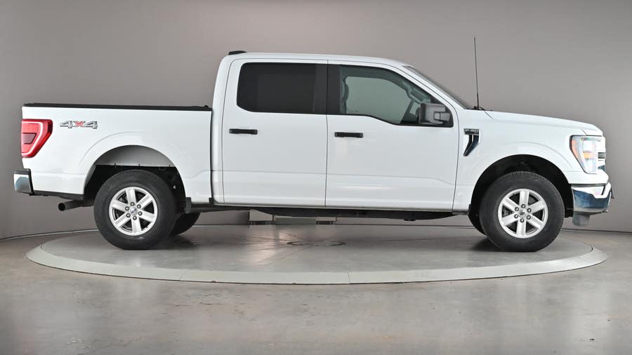 Vehicle photo 4