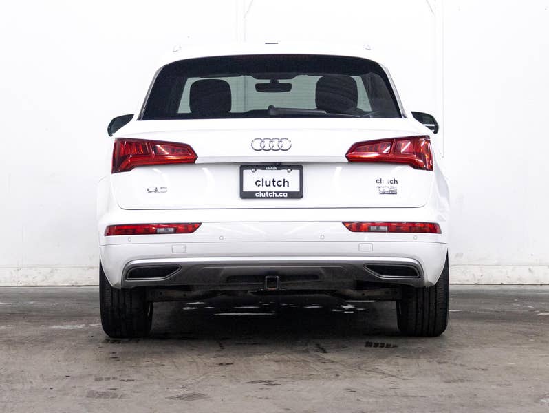 Vehicle photo 4