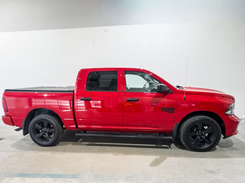 Vehicle photo 3