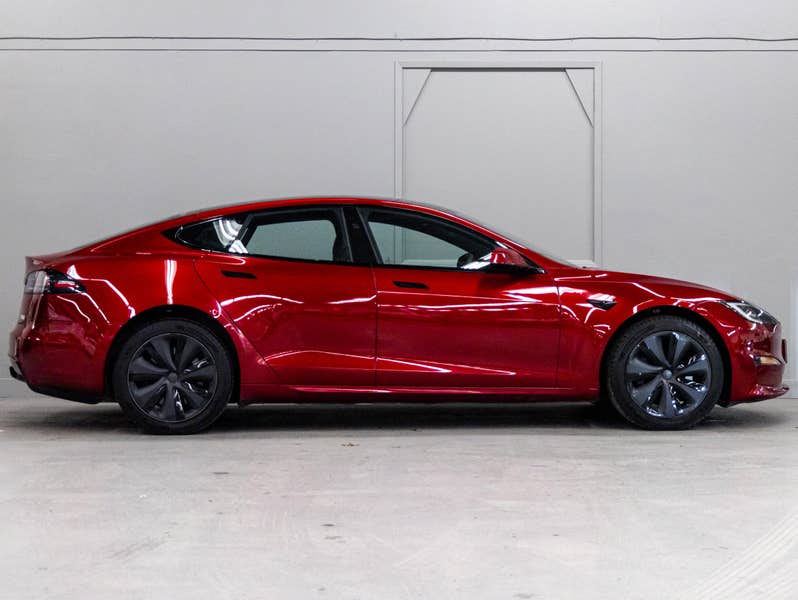 Vehicle photo 3