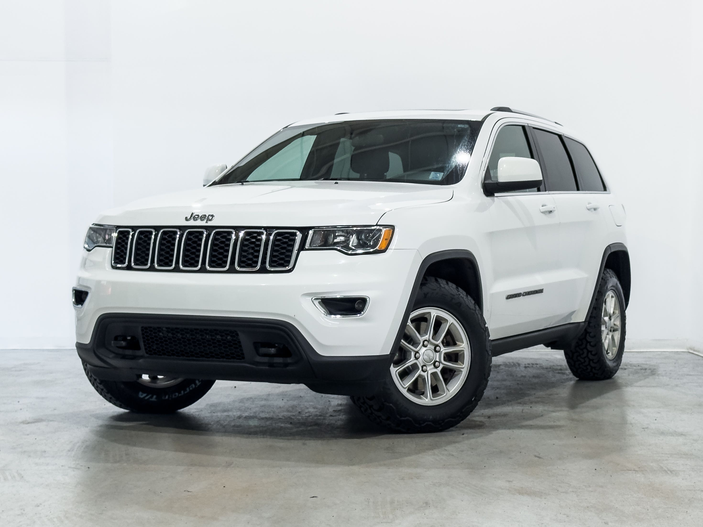 2020 Jeep Grand Cherokee Laredo 4WD
