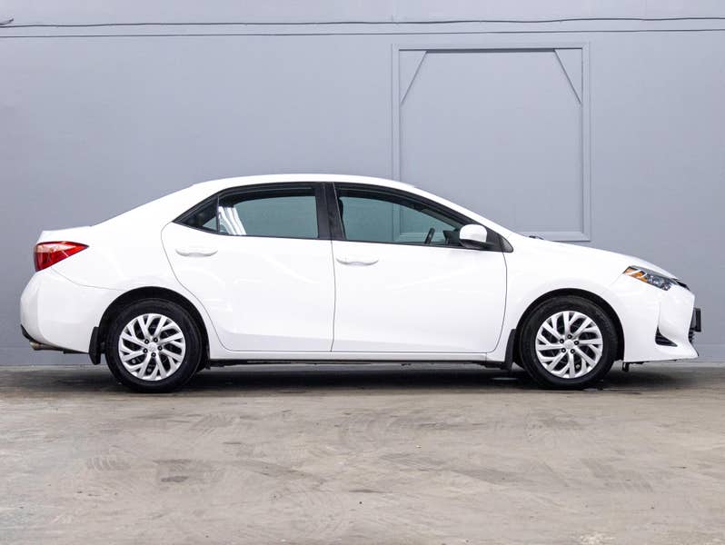 Vehicle photo 3